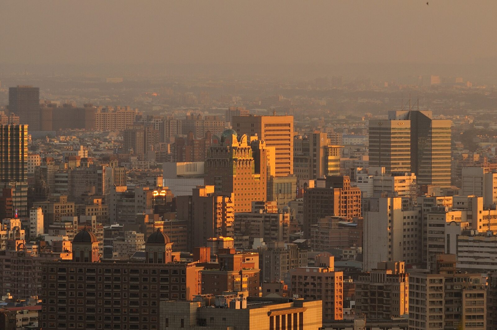 政府打炒房祭出囤房稅,2022年六大縣市最新制度看這邊!